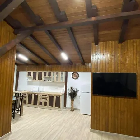 Lodge Casa De Lemn *