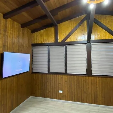 Casa De Lemn