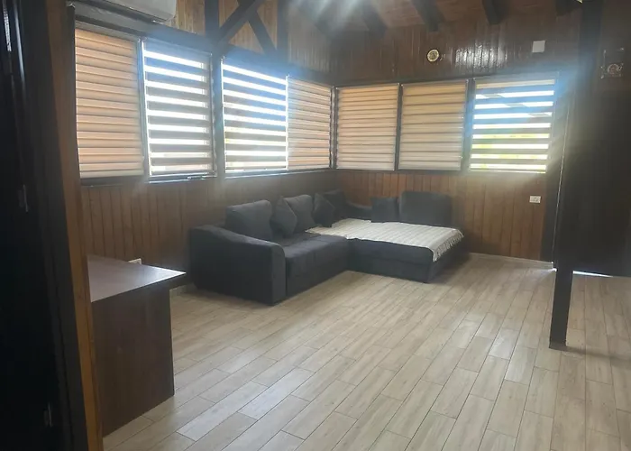 Lodge Casa De Lemn *